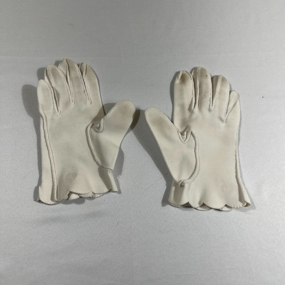 Vintage White Cotton Wrist Gloves Scalloped Edge Coquette Bridal Small 6.5"